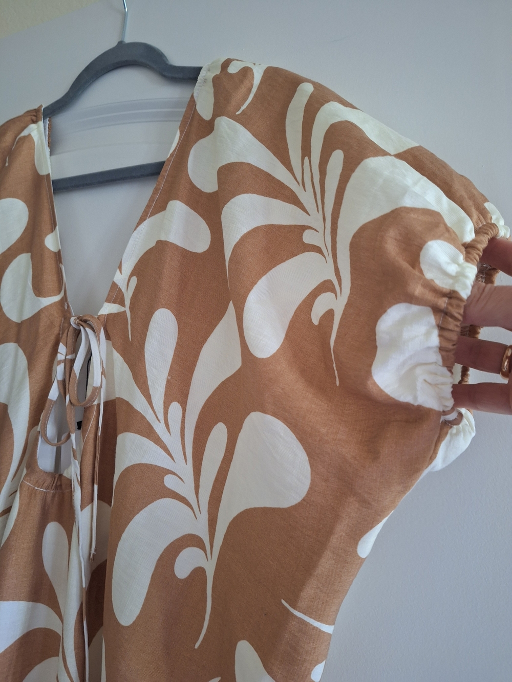 New With Tags Tan & Cream Off-Shoulder Midi Dress Size L - Picture 11 of 15